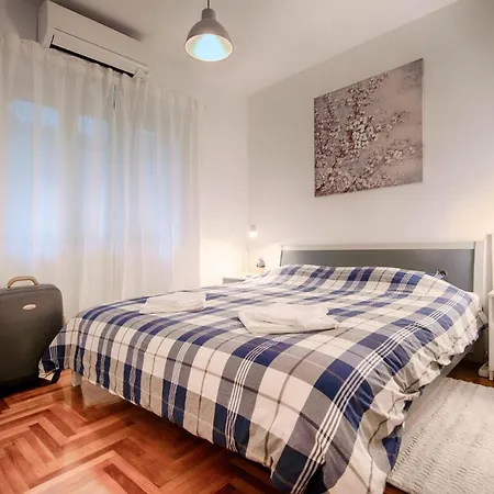 Apartman By The Sea Hvar - 14197 *